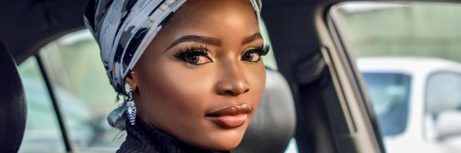 The Art of Faking It: A Comprehensive Guide to False Eyelashes