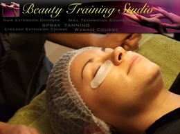 https://www.beautytrainingstudio.co.uk website